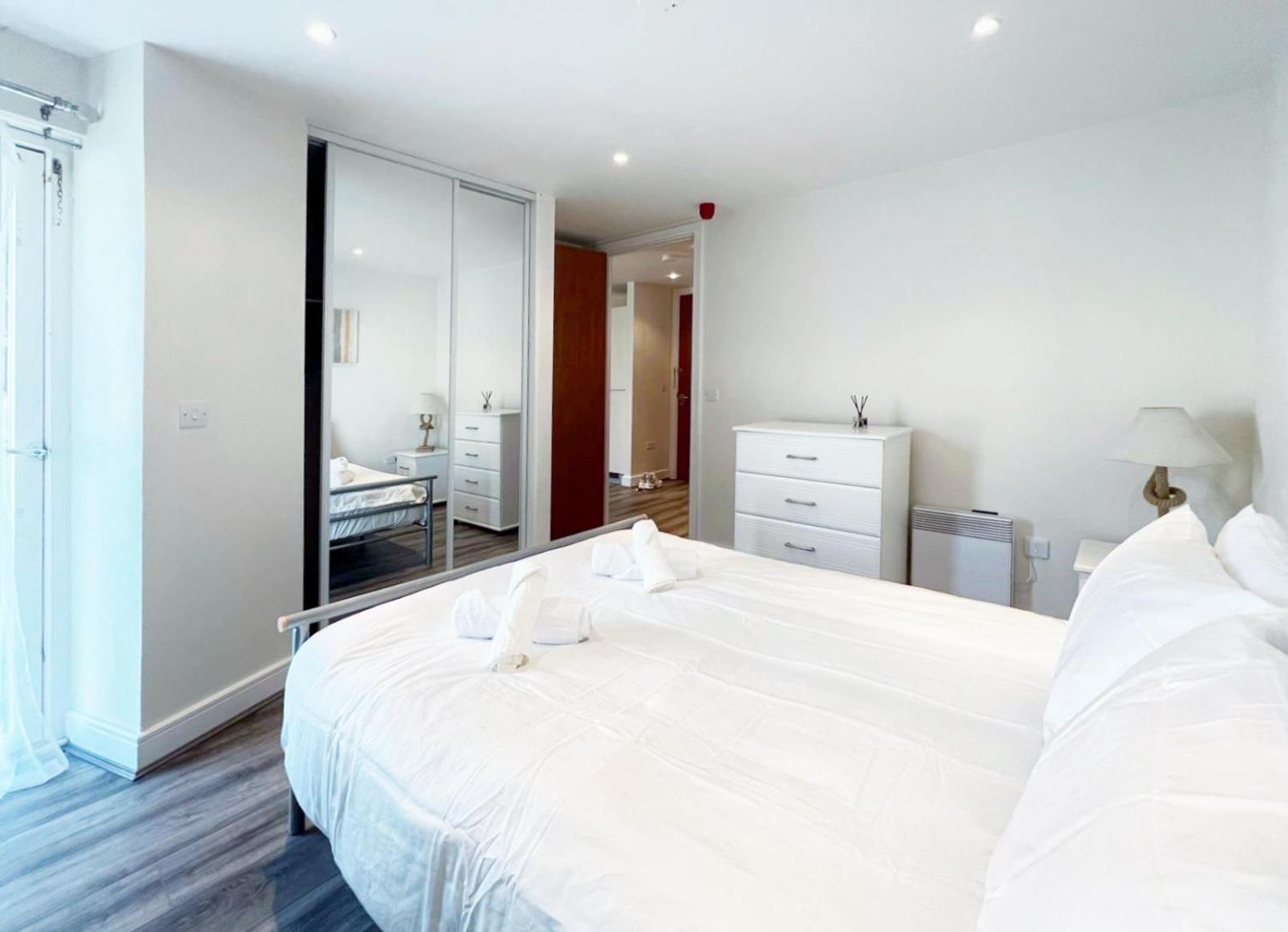 Seaview Boutique One-Bedroom Apt Swansea Exterior photo